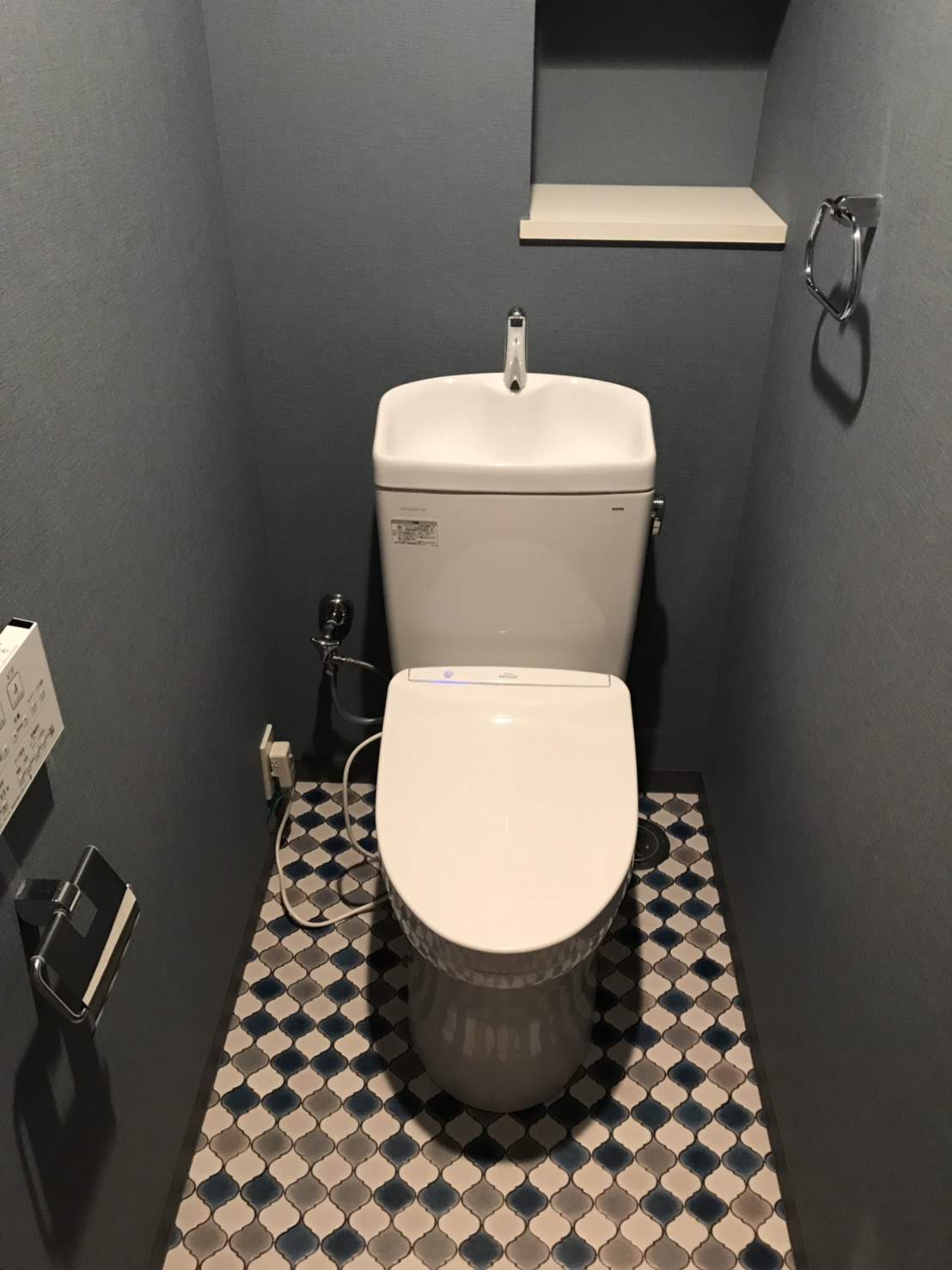 トイレ工事とクロス張り替え 施工事例 Aoi Home